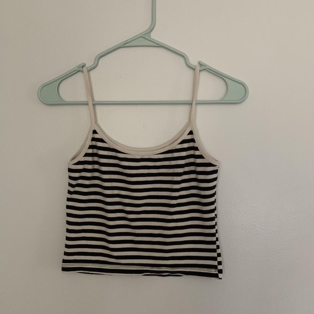 Brandy Melville Women's Black and Cream Crop-top